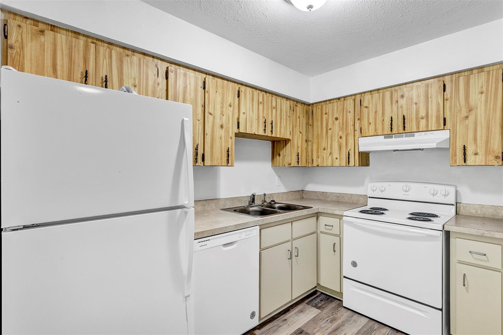 Image 7 of 16 For 3800 17th Court A