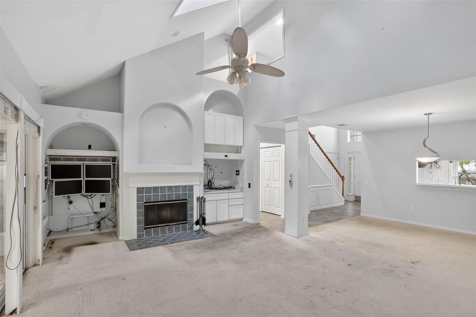 Image 10 of 53 For 912 Charing Cross Circle