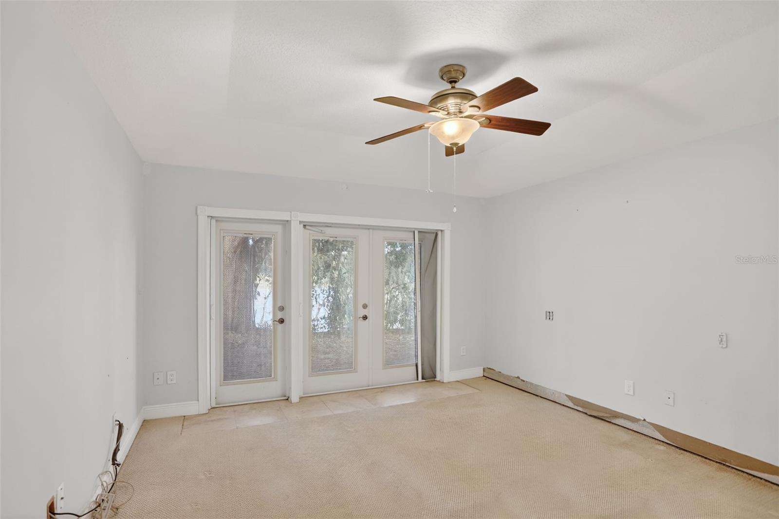 Image 12 of 53 For 912 Charing Cross Circle