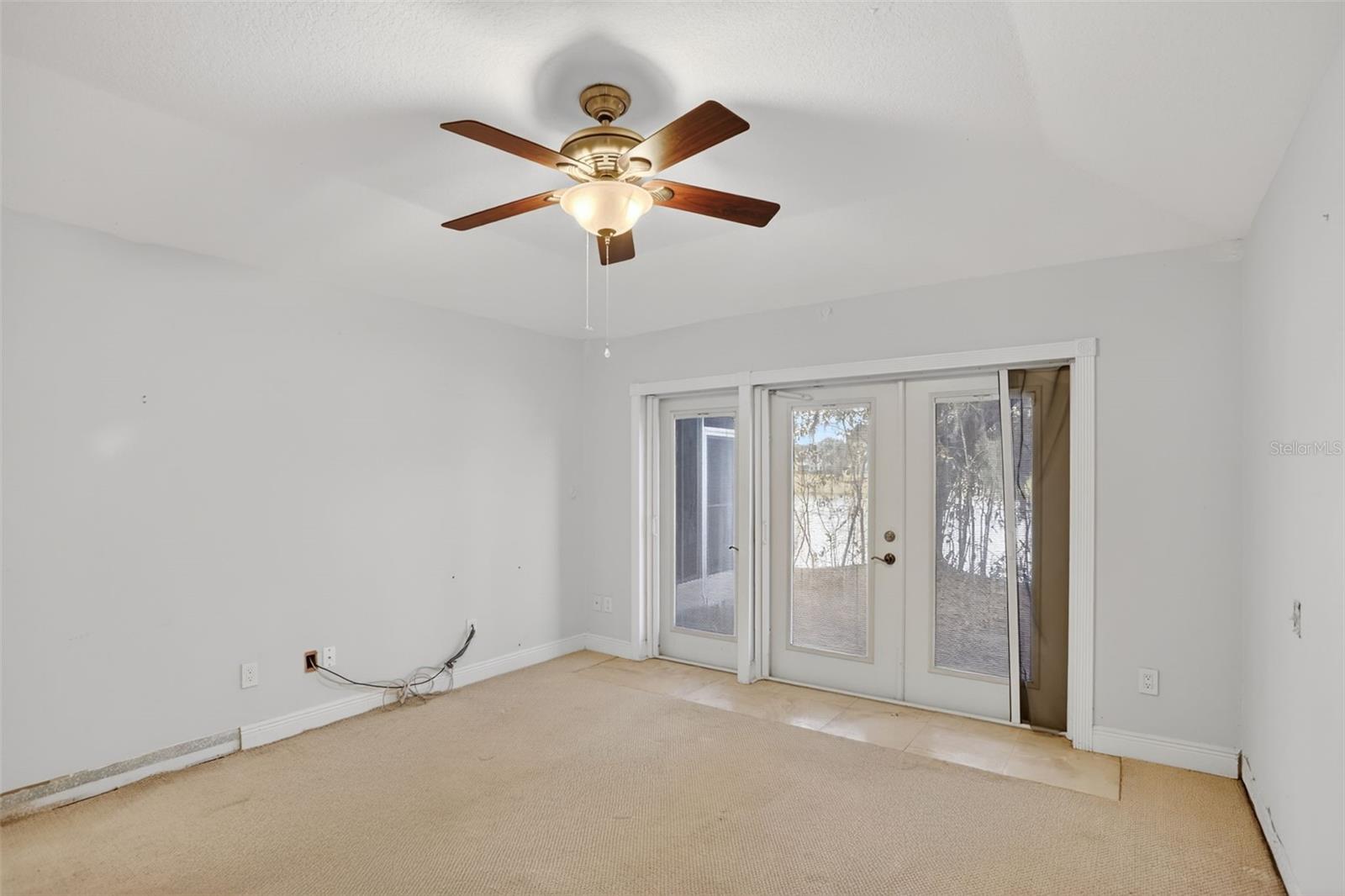 Image 13 of 53 For 912 Charing Cross Circle