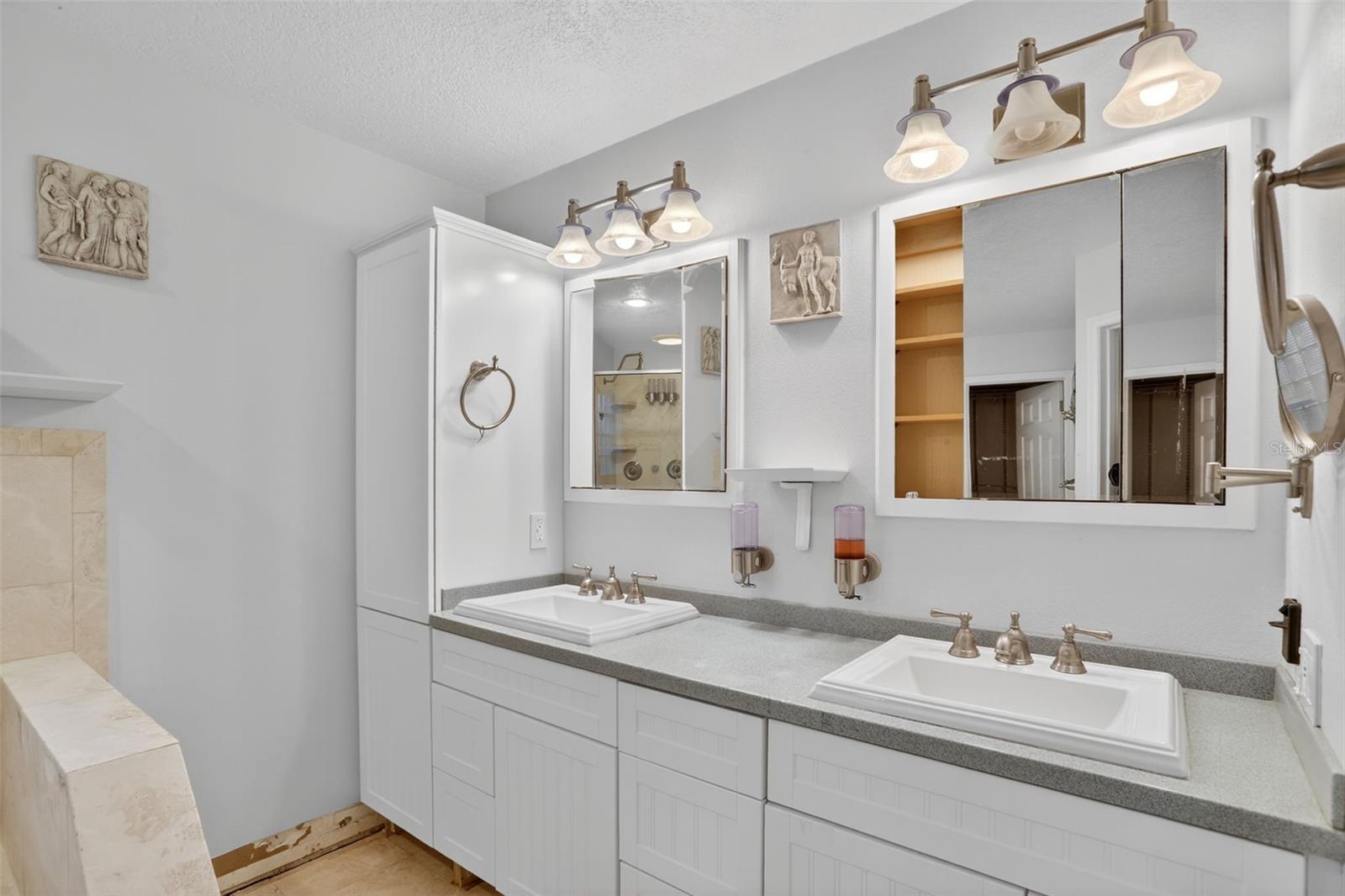 Image 15 of 53 For 912 Charing Cross Circle