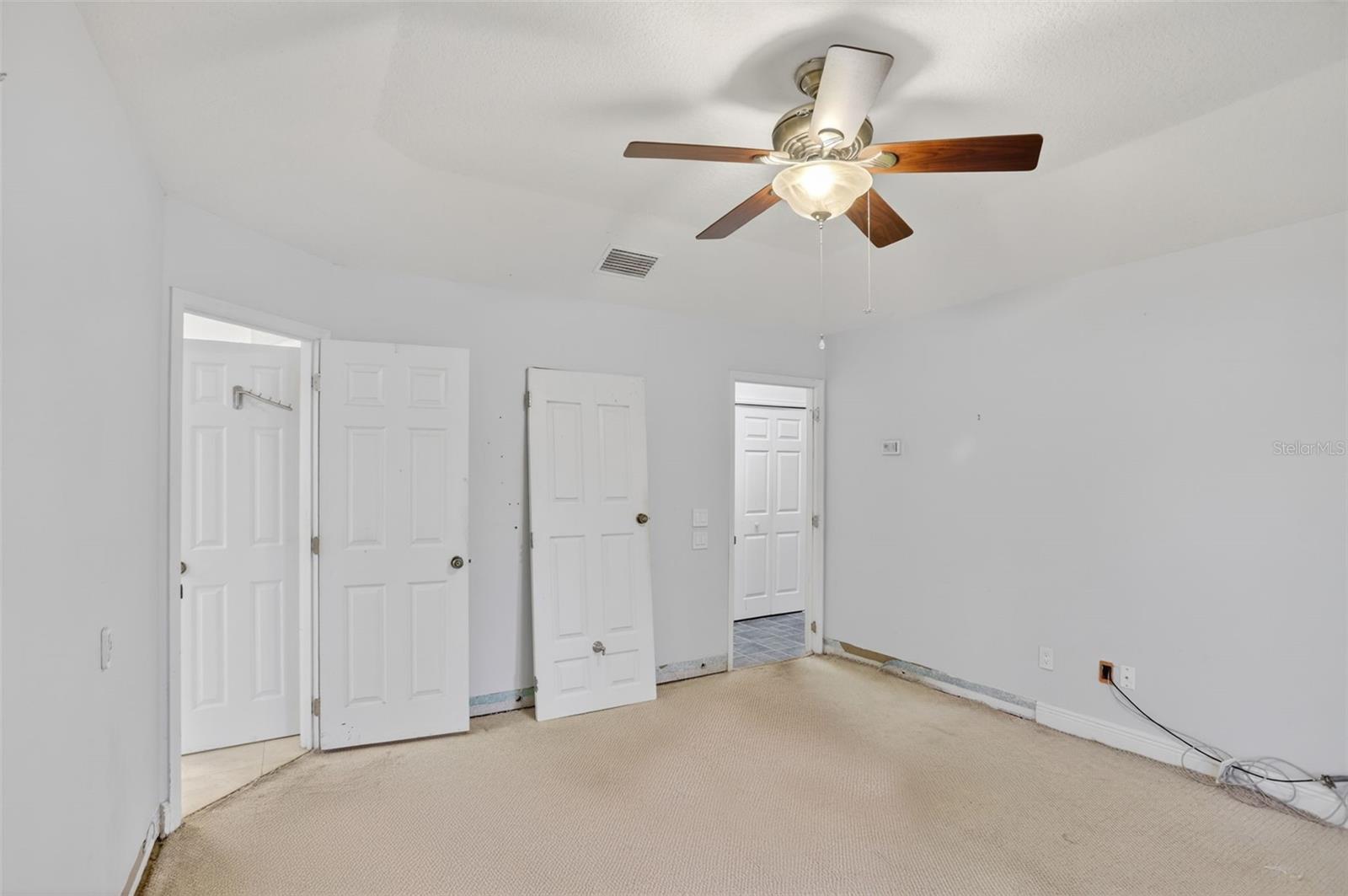 Image 25 of 53 For 912 Charing Cross Circle