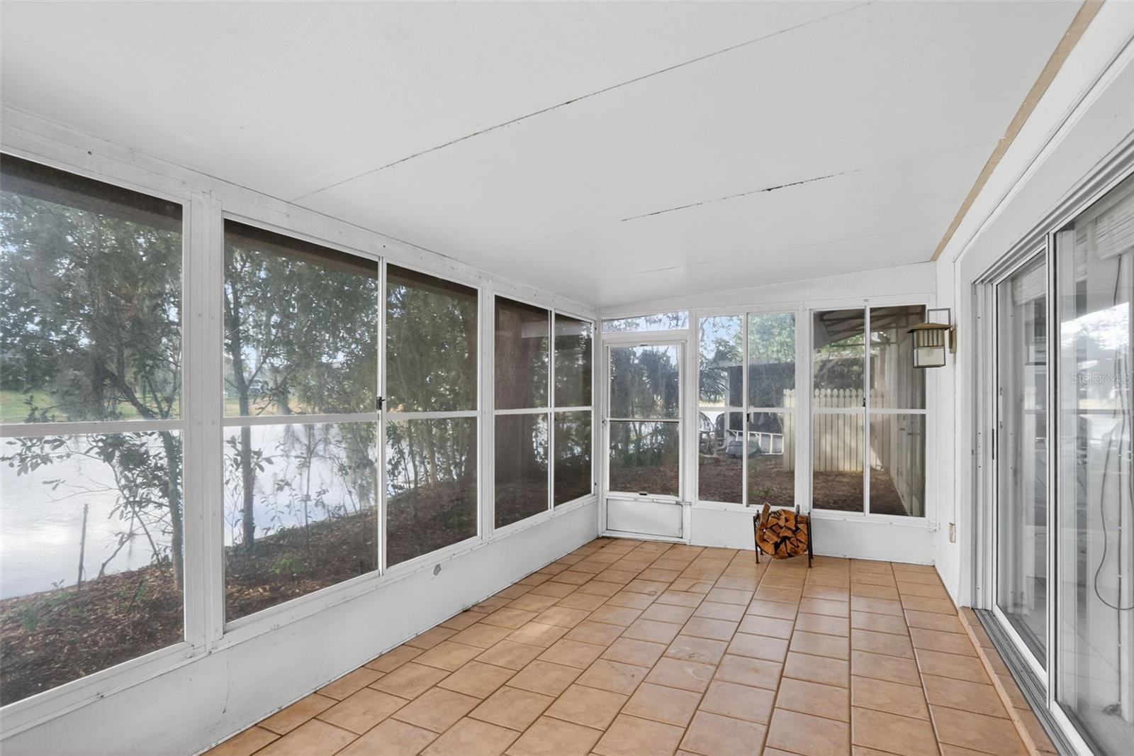 Image 28 of 53 For 912 Charing Cross Circle