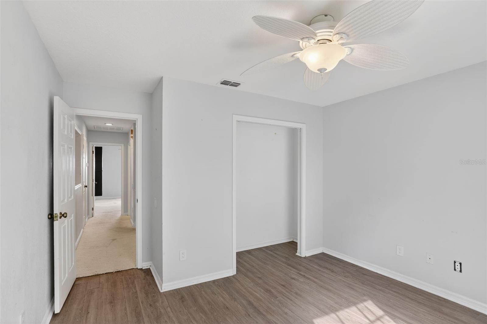 Image 30 of 53 For 912 Charing Cross Circle