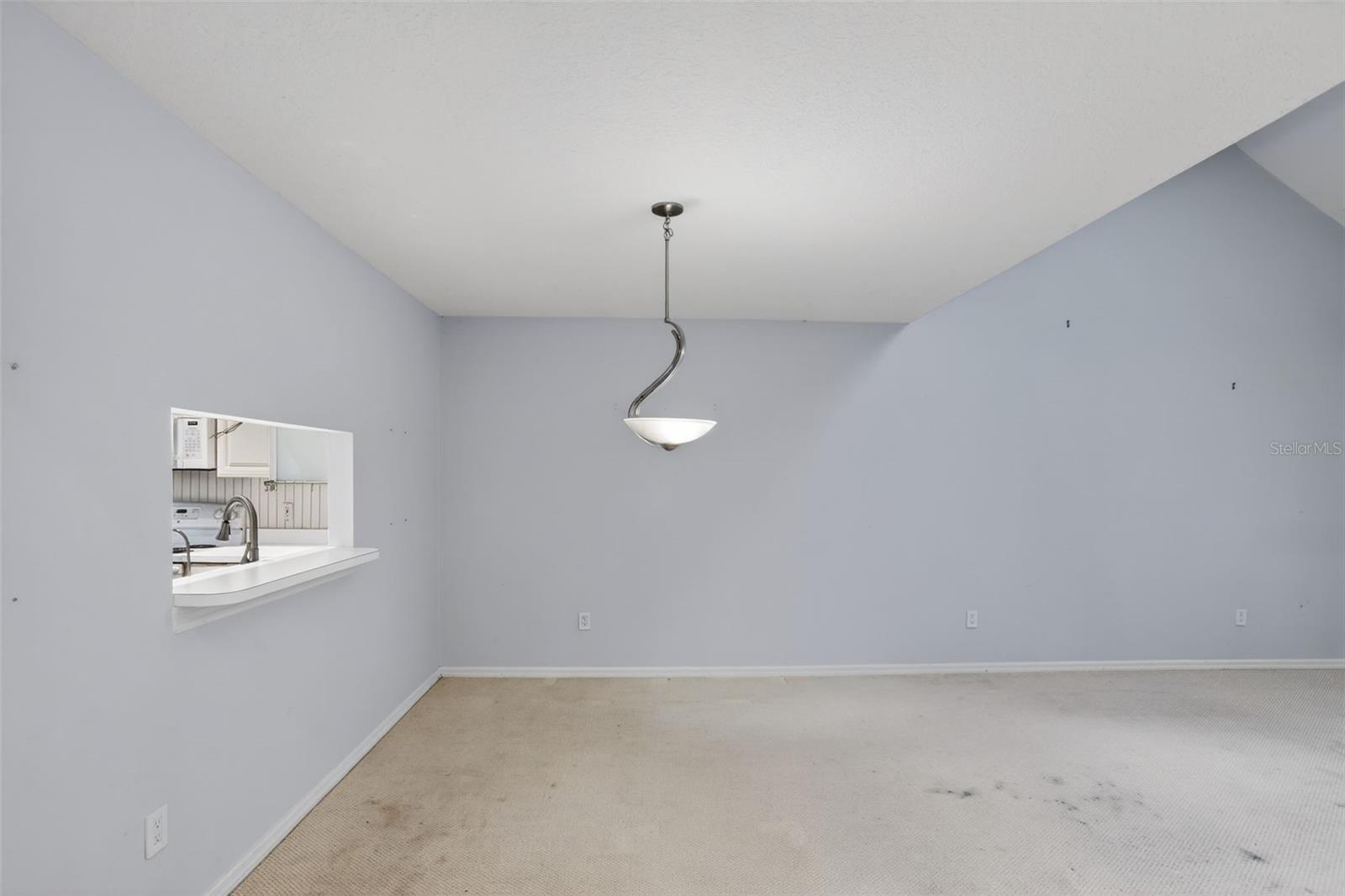 Image 31 of 53 For 912 Charing Cross Circle