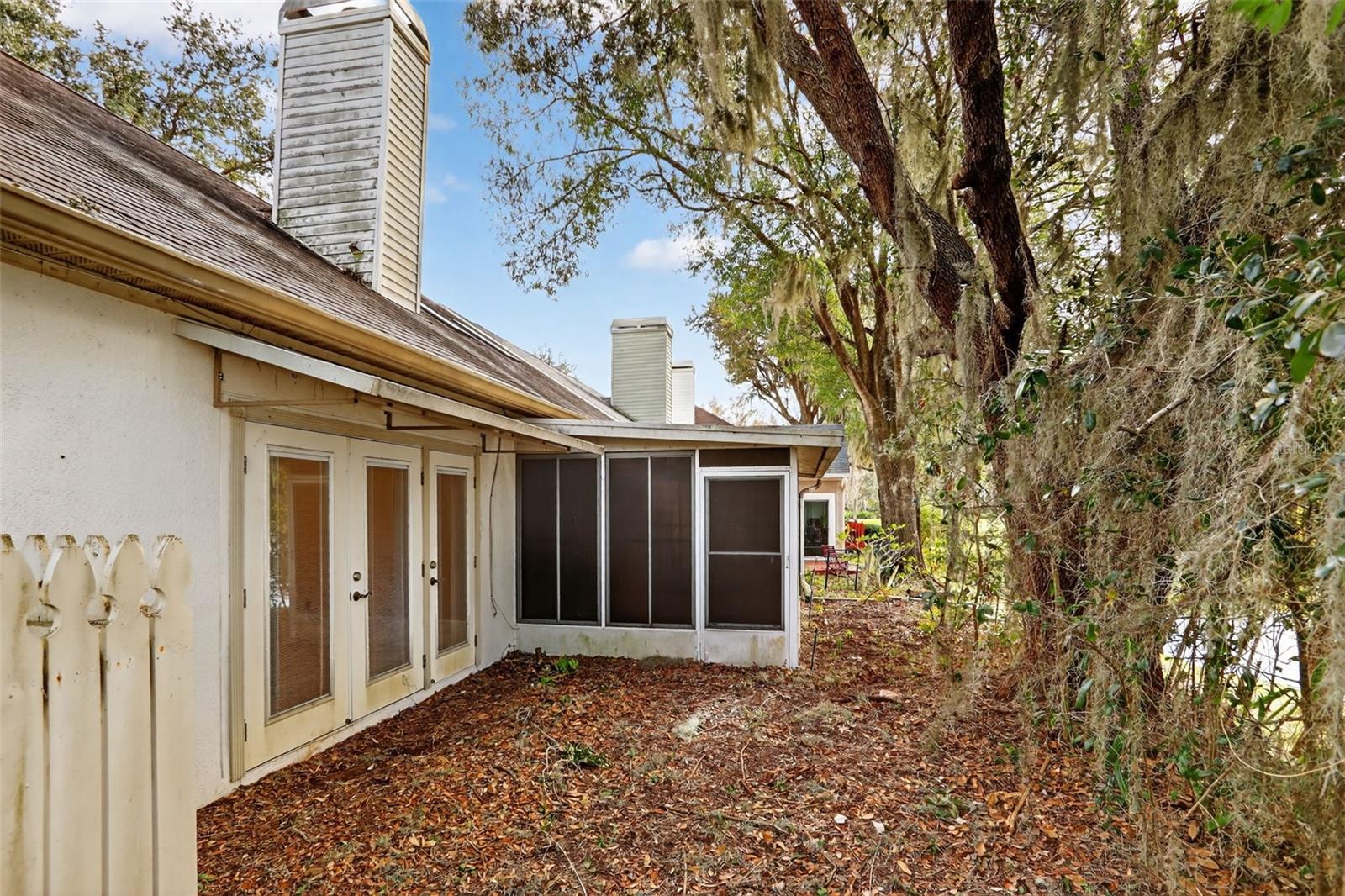 Image 48 of 53 For 912 Charing Cross Circle