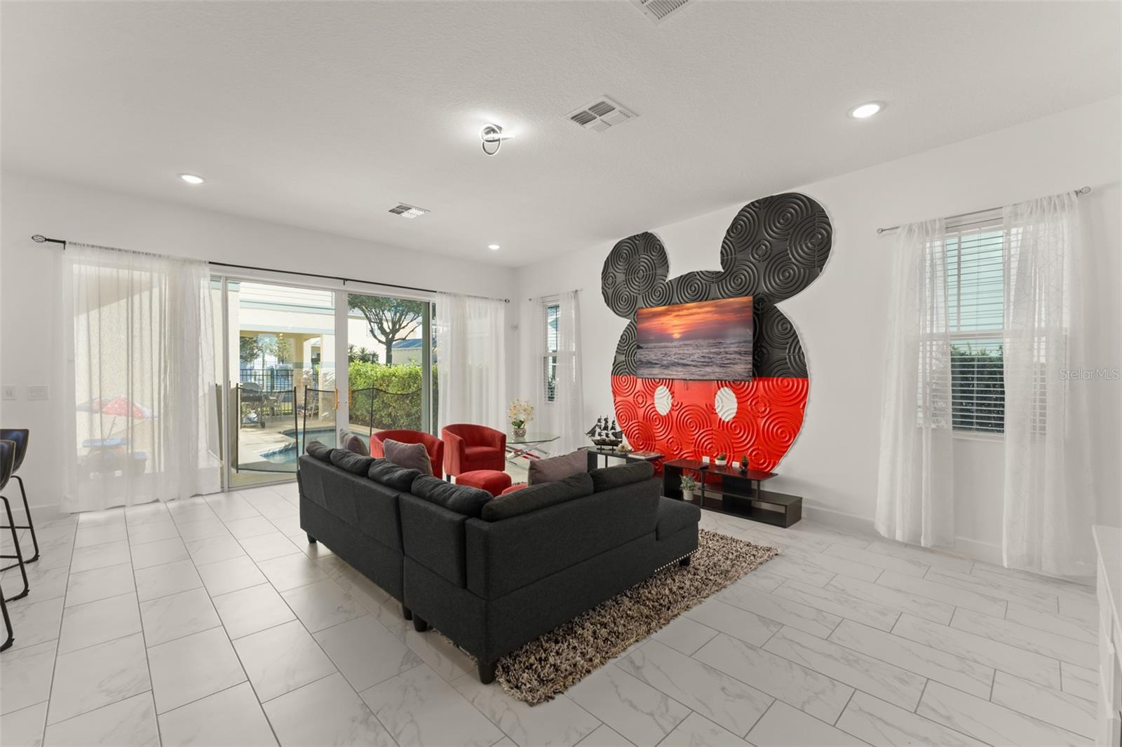 Image 4 of 42 For 1531 Fairview Circle