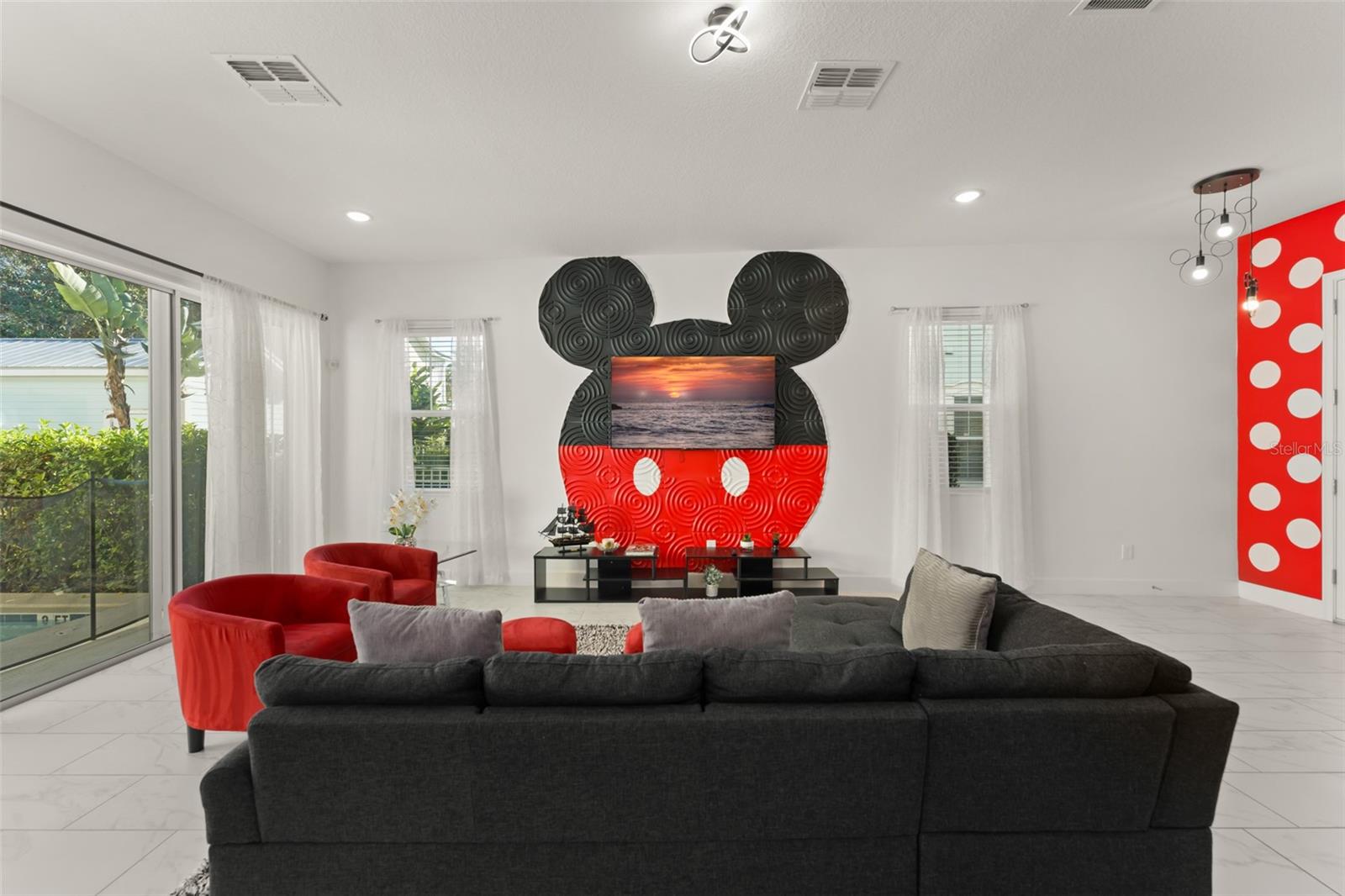 Image 5 of 42 For 1531 Fairview Circle