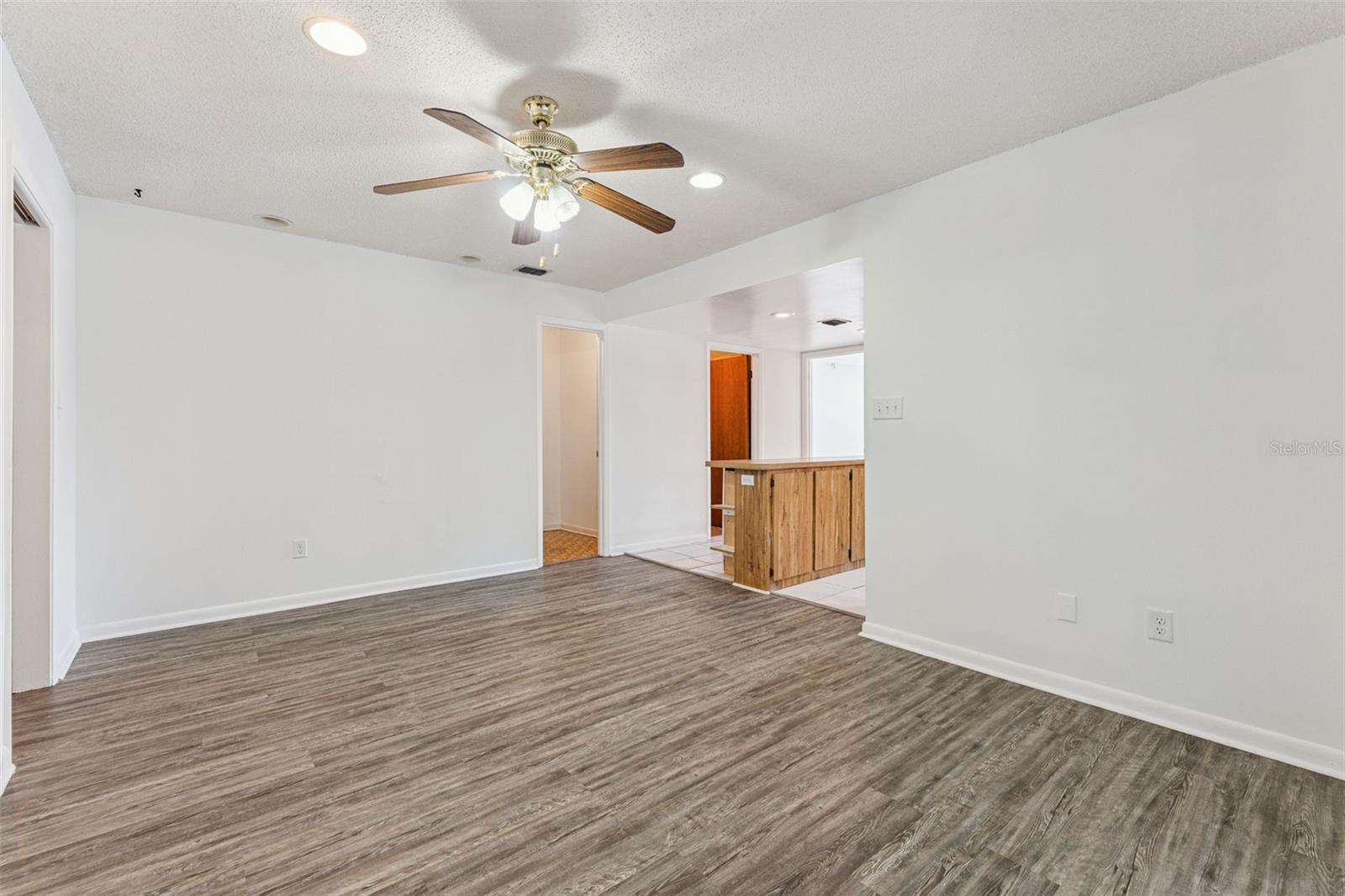 Image 11 of 36 For 1457 Magellan Circle 1003