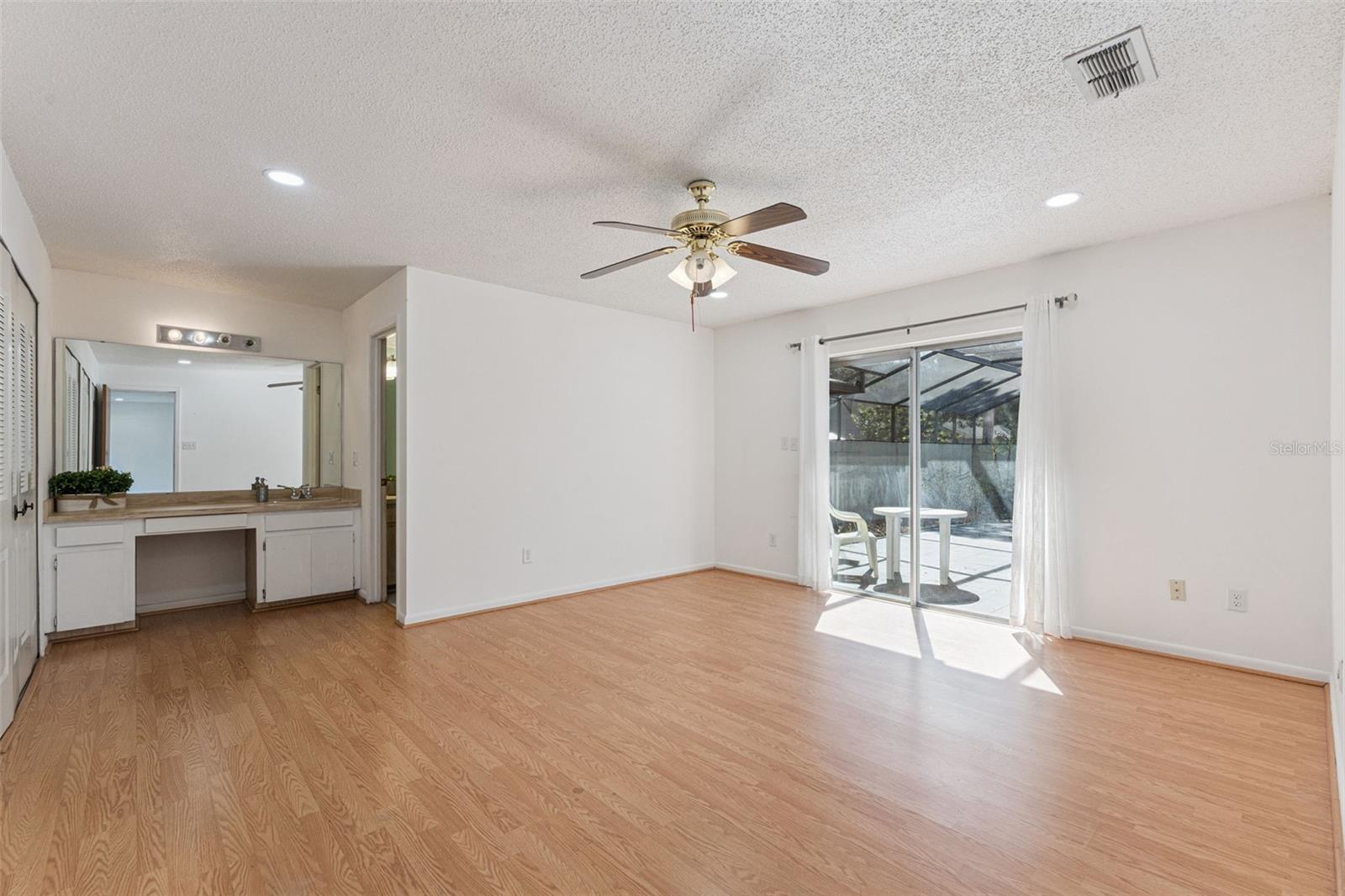 Image 19 of 36 For 1457 Magellan Circle 1003