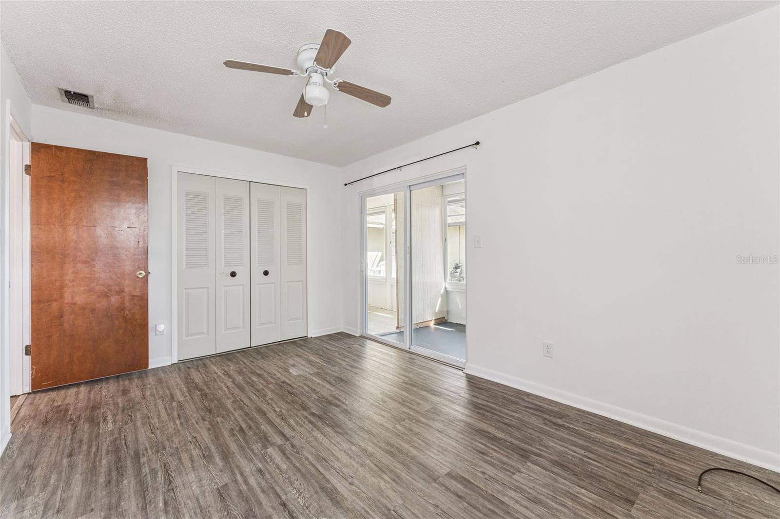 Image 22 of 36 For 1457 Magellan Circle 1003