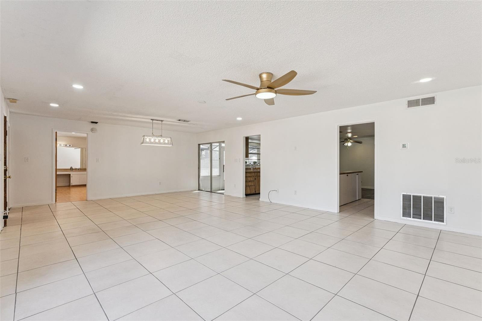 Image 6 of 36 For 1457 Magellan Circle 1003