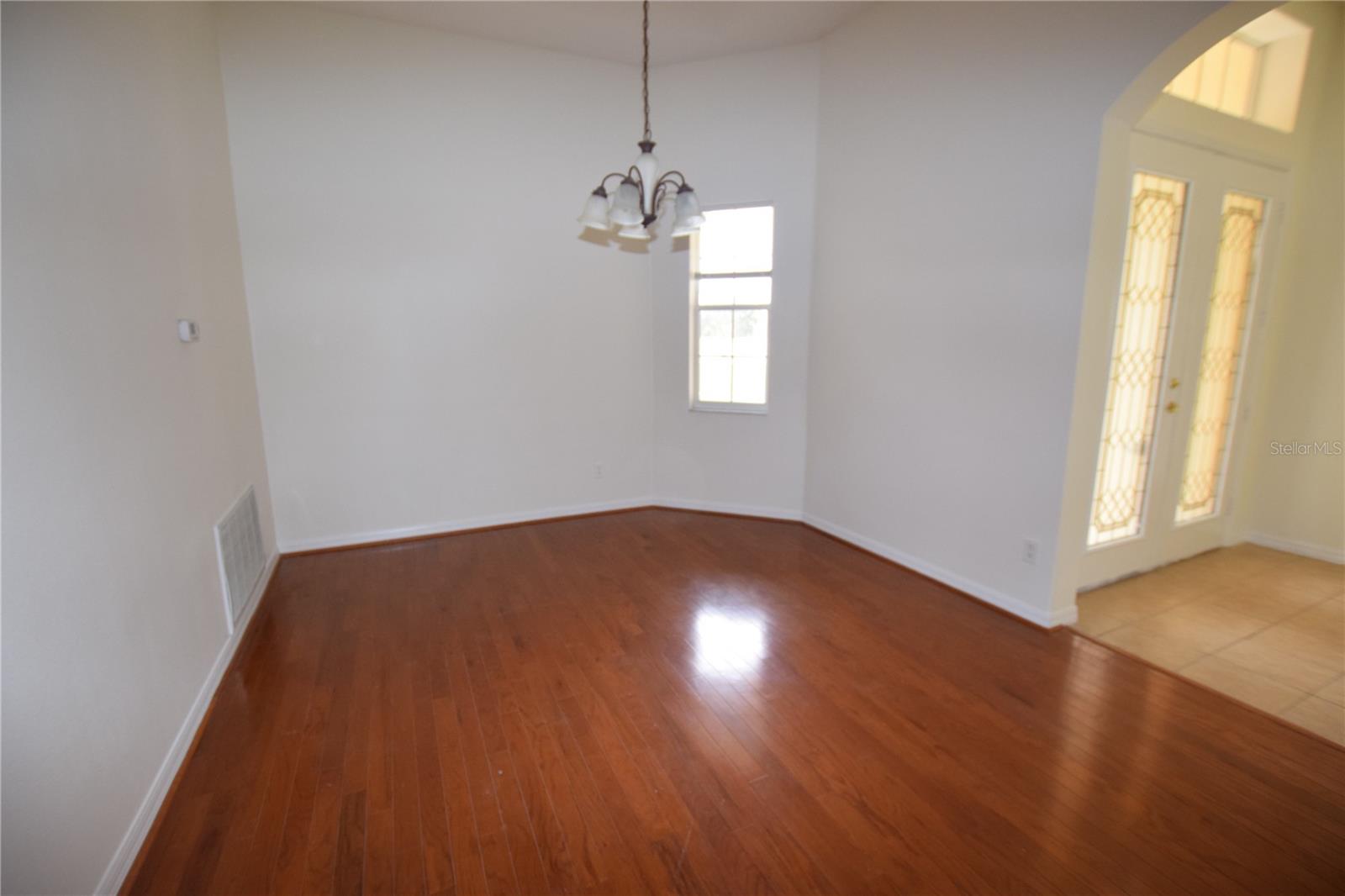 Image 10 of 41 For 2604 Lutza Way