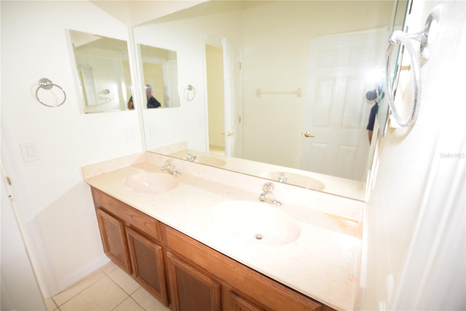 Image 31 of 41 For 2604 Lutza Way