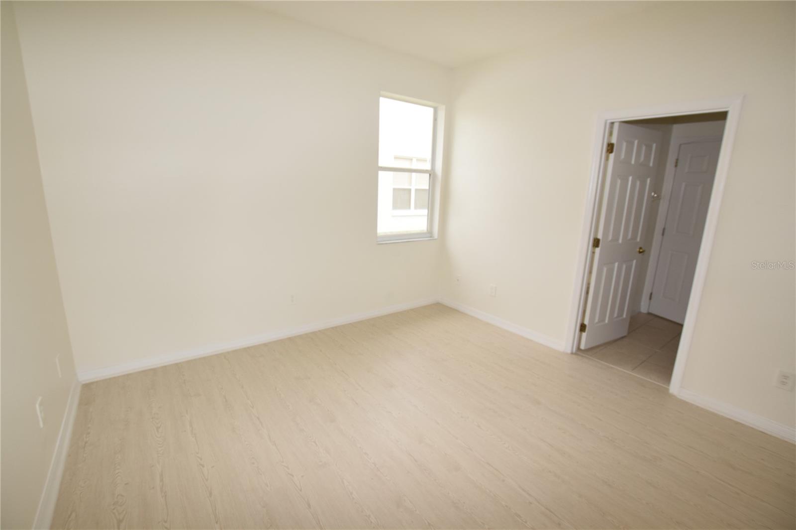 Image 33 of 41 For 2604 Lutza Way