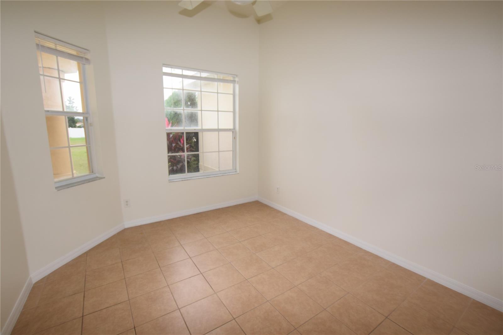 Image 7 of 41 For 2604 Lutza Way