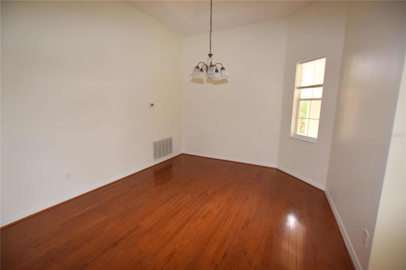 Image 9 of 41 For 2604 Lutza Way