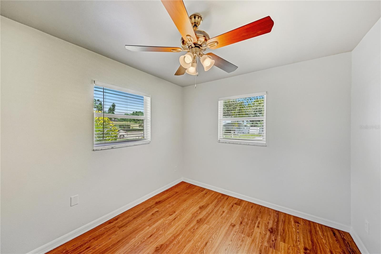 Image 21 of 32 For 14 Cyclops Drive