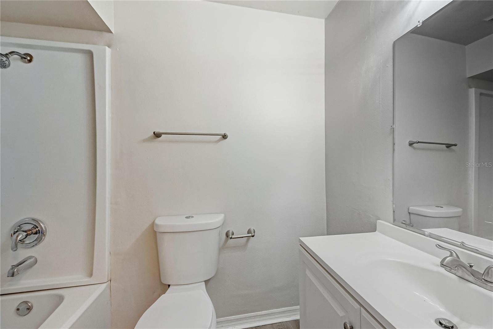 Image 28 of 32 For 14 Cyclops Drive