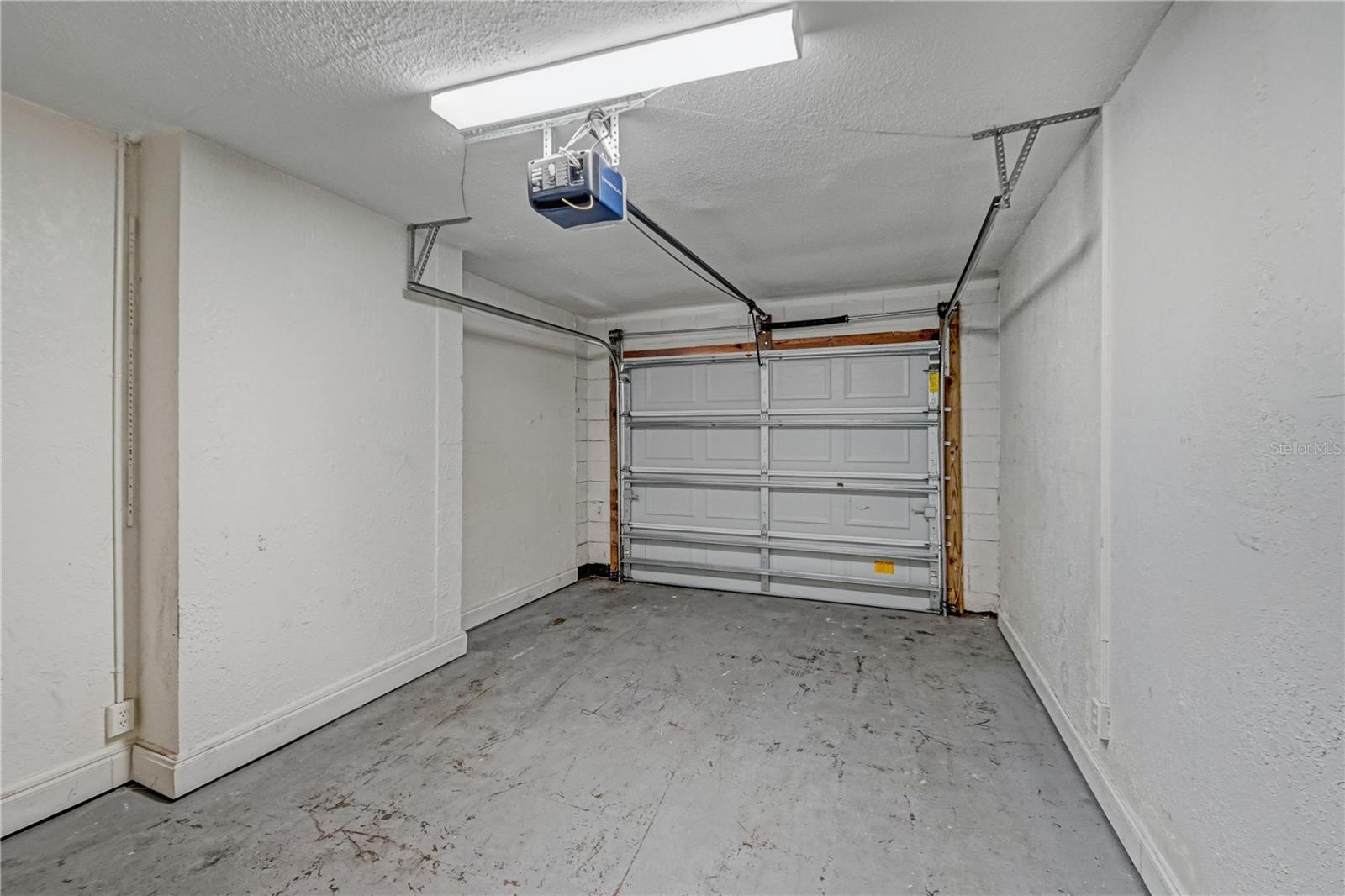 Image 31 of 32 For 14 Cyclops Drive