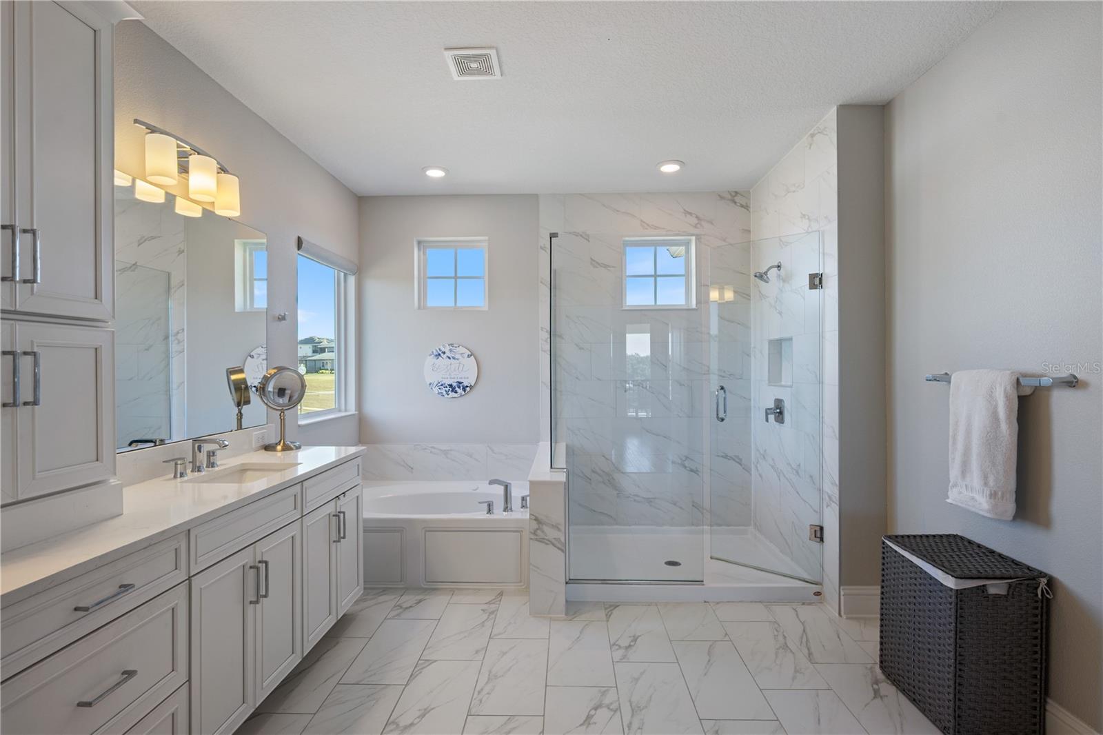 Image 22 of 61 For 17052 Secret Hollow Loop