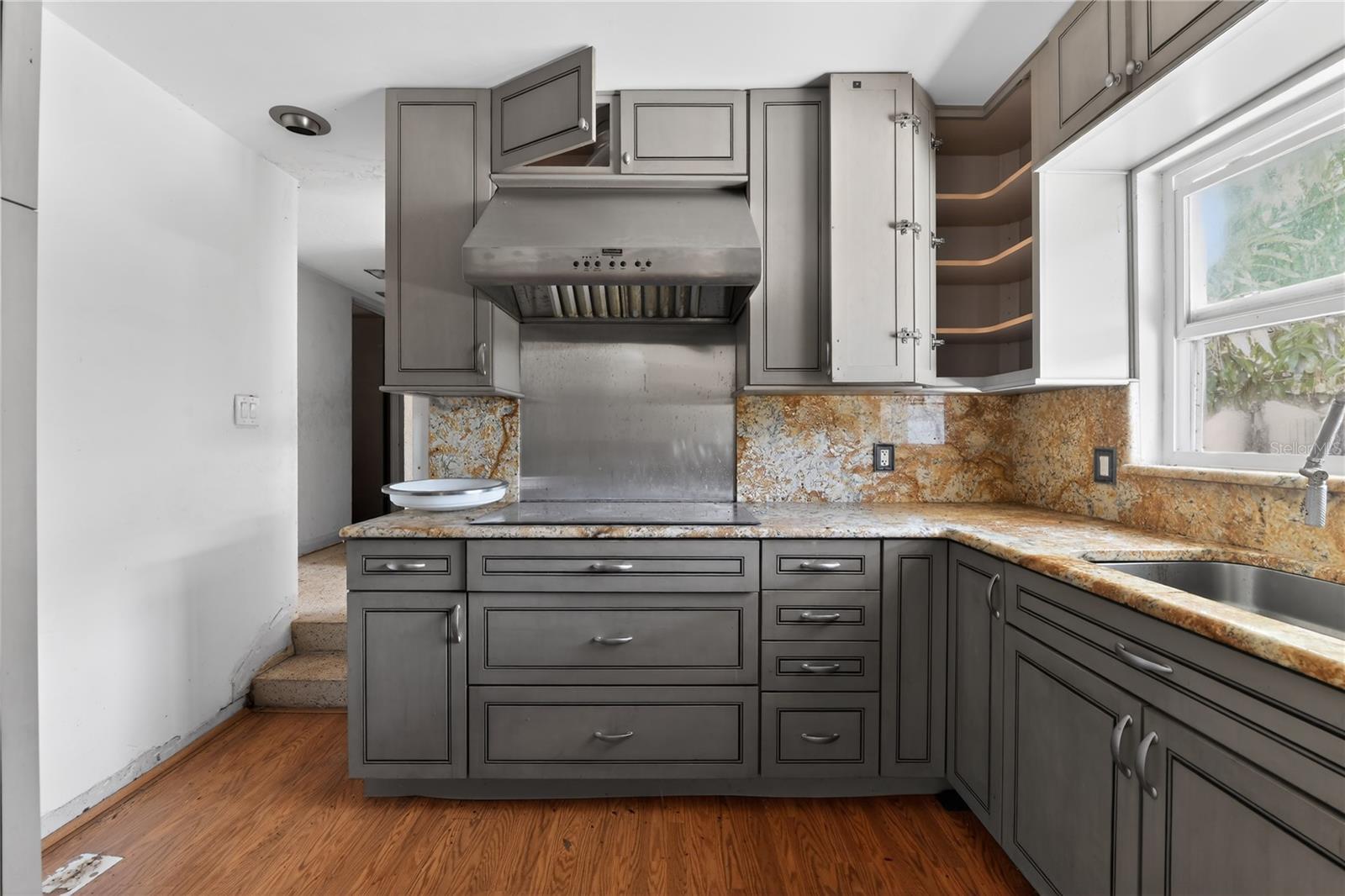 Image 11 of 49 For 6620 Gulfport Boulevard S