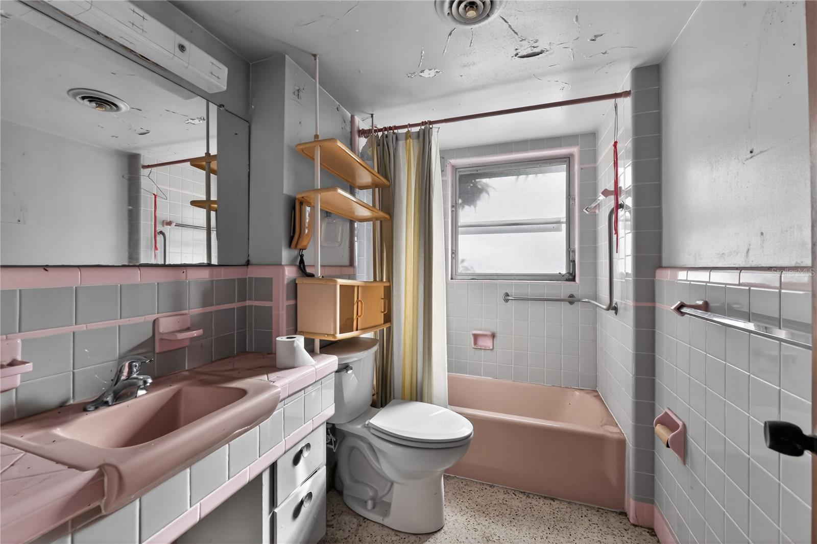 Image 12 of 49 For 6620 Gulfport Boulevard S