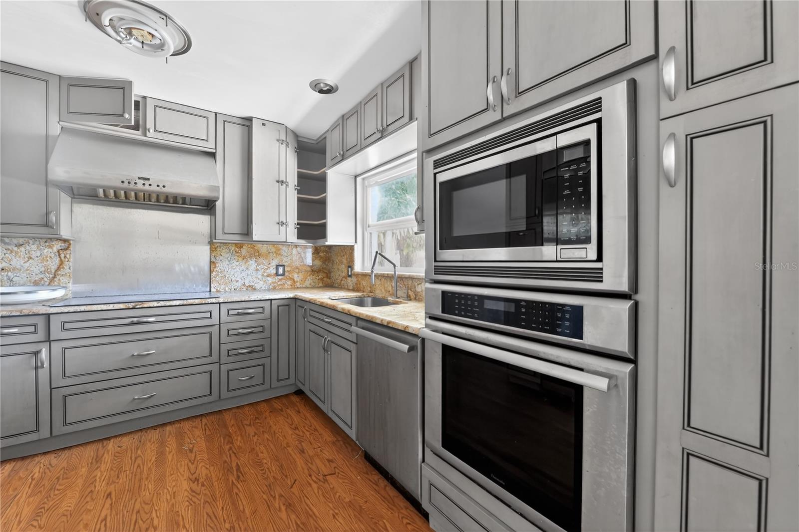 Image 5 of 49 For 6620 Gulfport Boulevard S