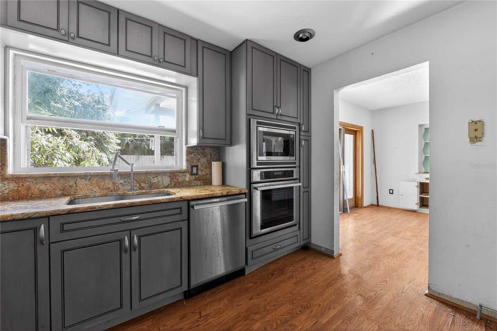 Image 8 of 49 For 6620 Gulfport Boulevard S