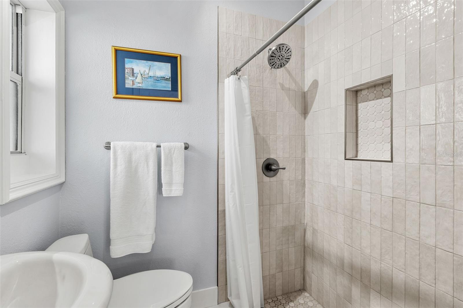 Image 29 of 41 For 185 Birchwood Drive