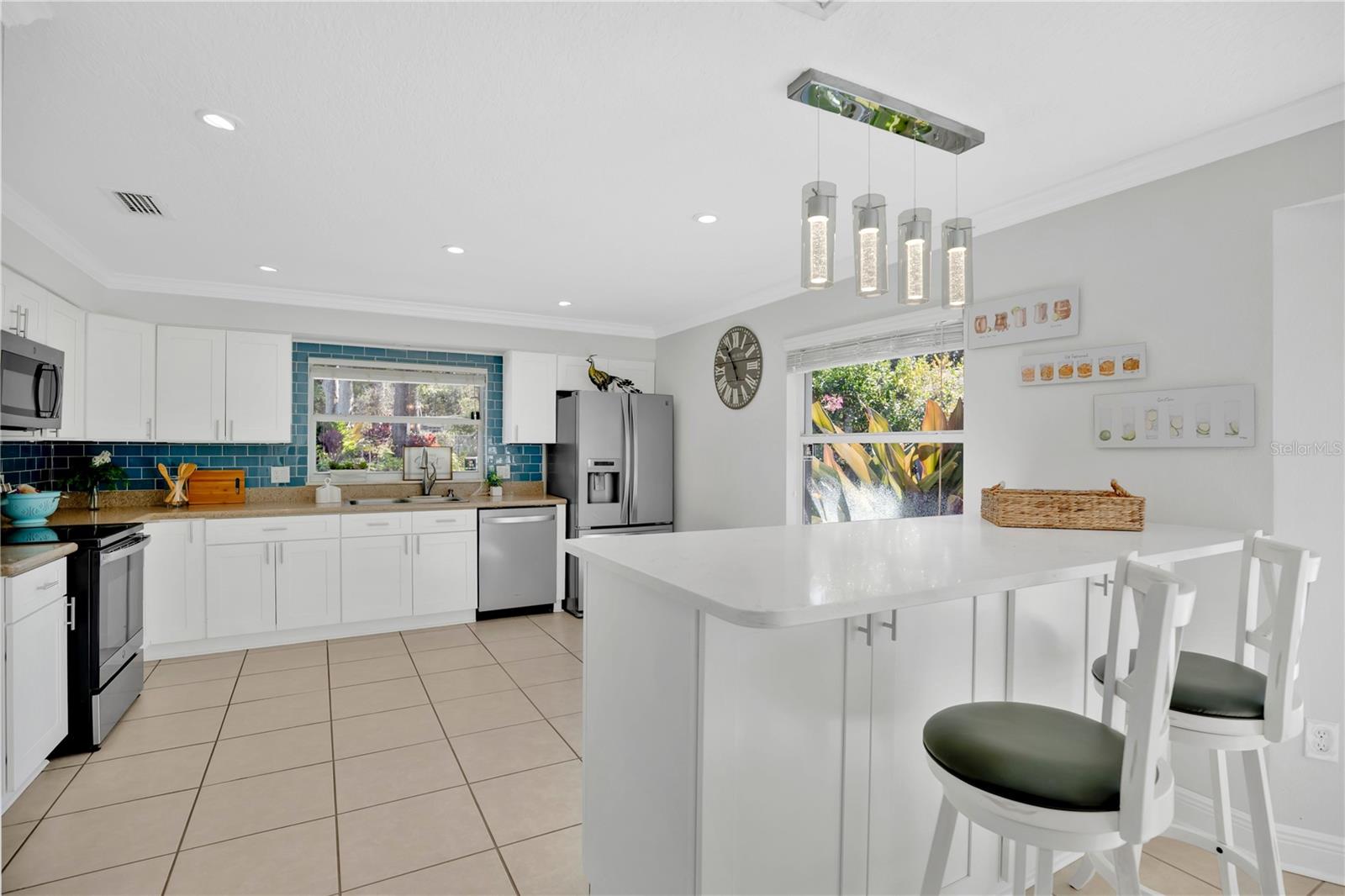 Image 10 of 35 For 557 Karen Avenue