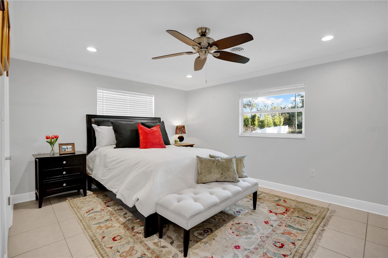 Image 19 of 35 For 557 Karen Avenue