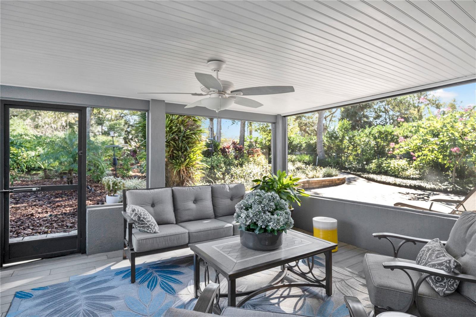 Image 23 of 35 For 557 Karen Avenue