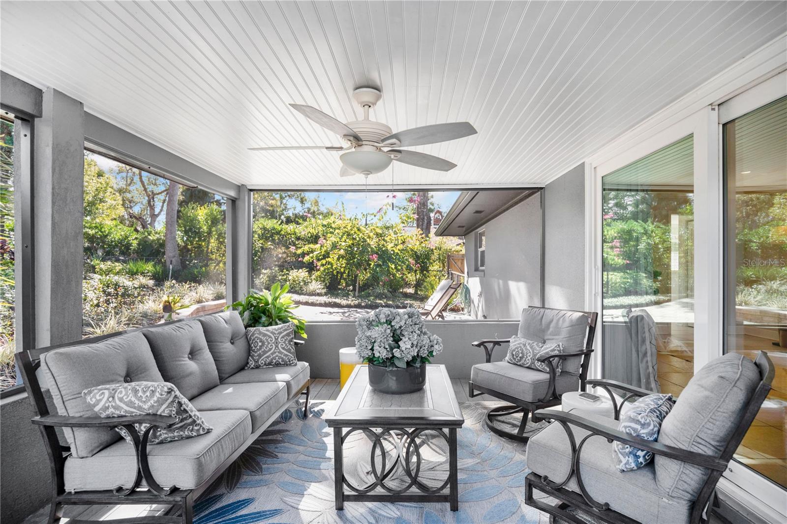 Image 24 of 35 For 557 Karen Avenue