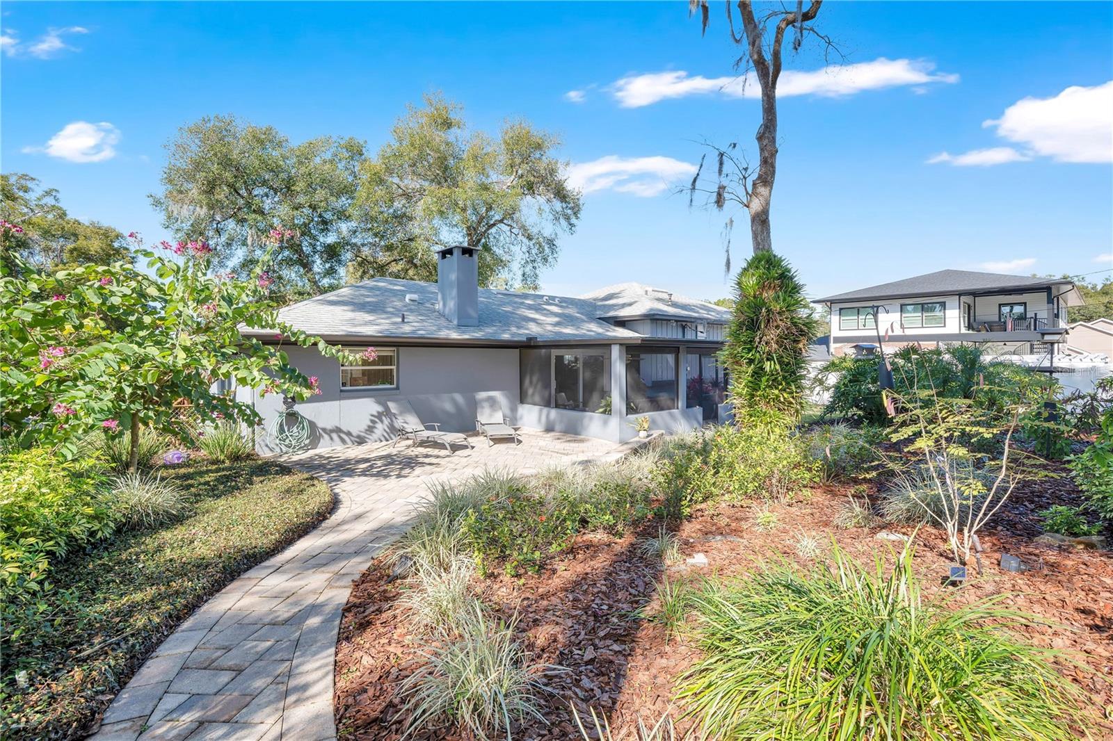 Image 28 of 35 For 557 Karen Avenue