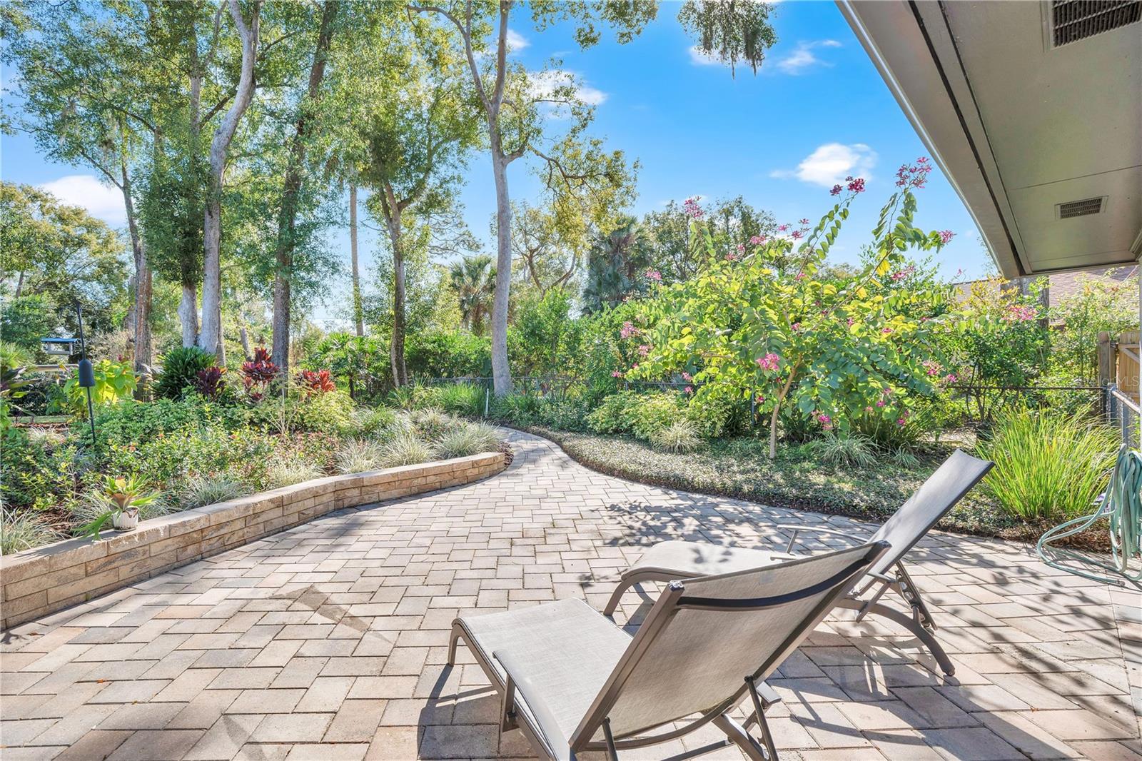 Image 29 of 35 For 557 Karen Avenue