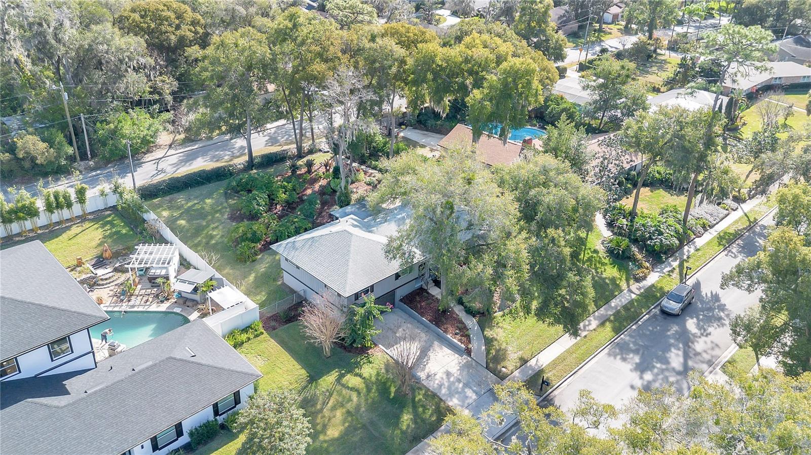 Image 3 of 35 For 557 Karen Avenue