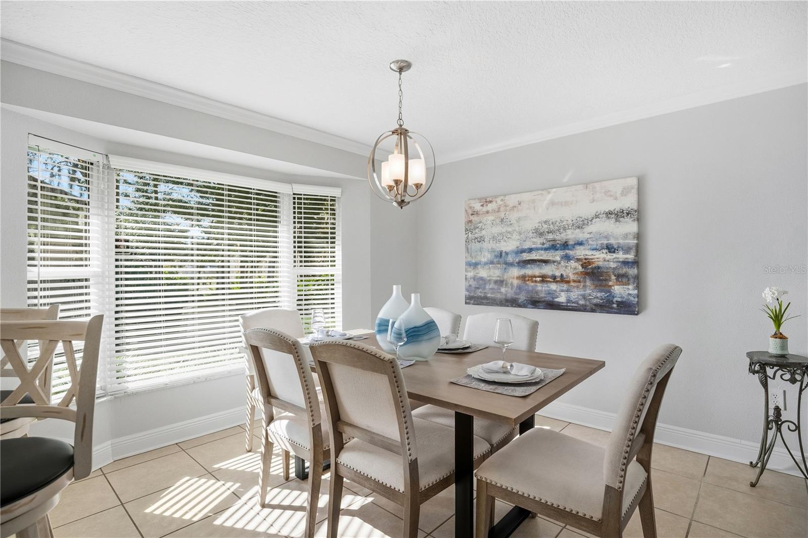 Image 9 of 35 For 557 Karen Avenue