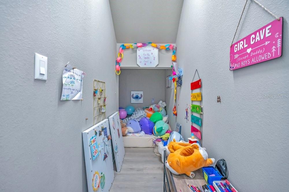 Image 45 of 79 For 8670 Hata Street