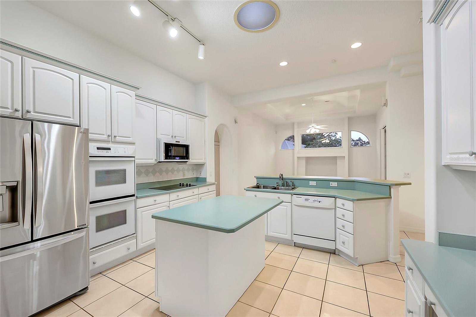 Image 16 of 39 For 31 Freeman Lane