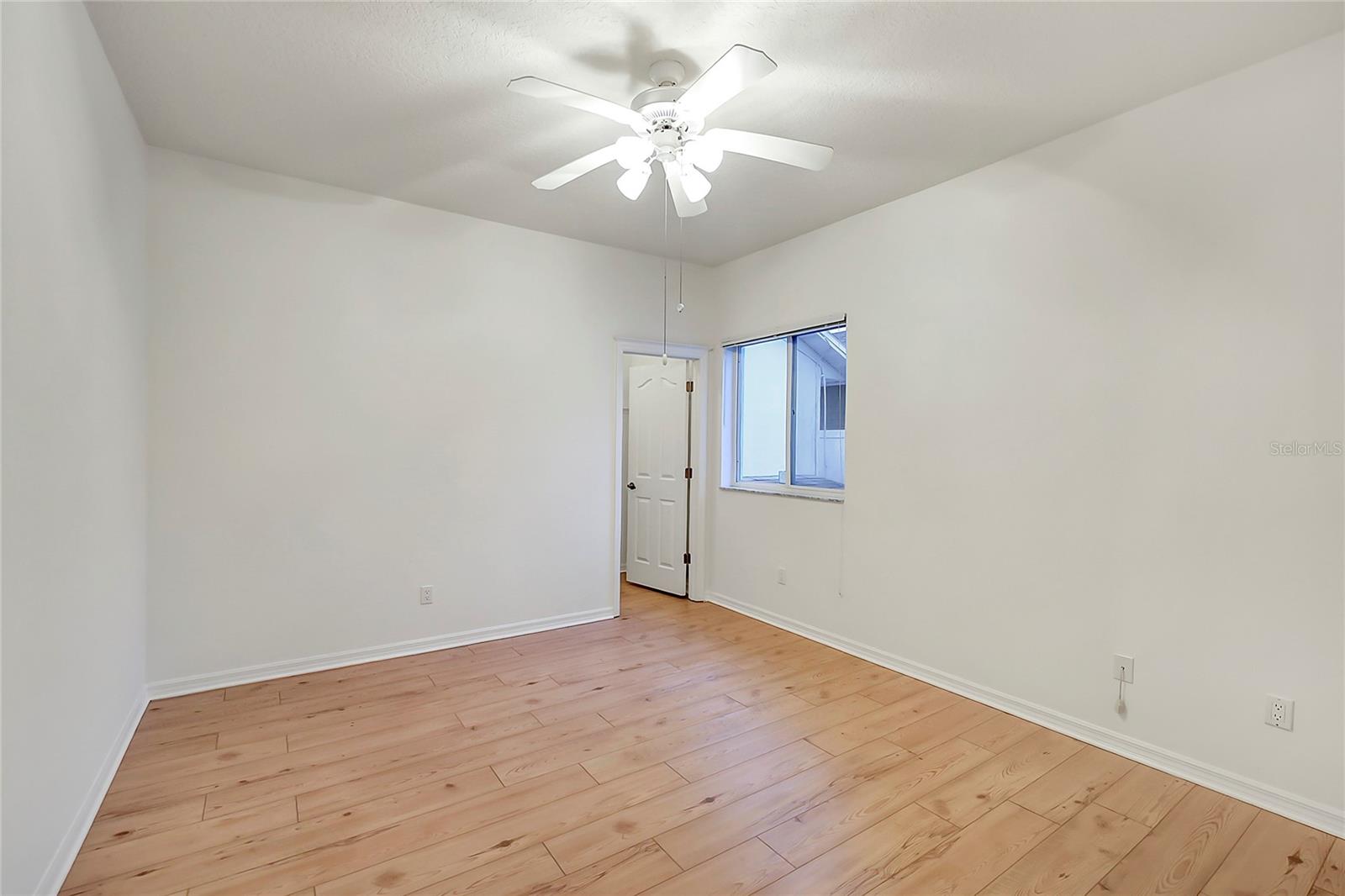 Image 25 of 39 For 31 Freeman Lane