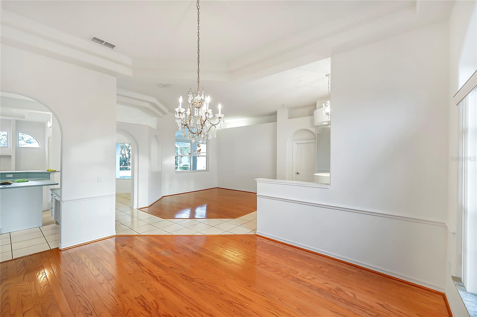 Image 7 of 39 For 31 Freeman Lane