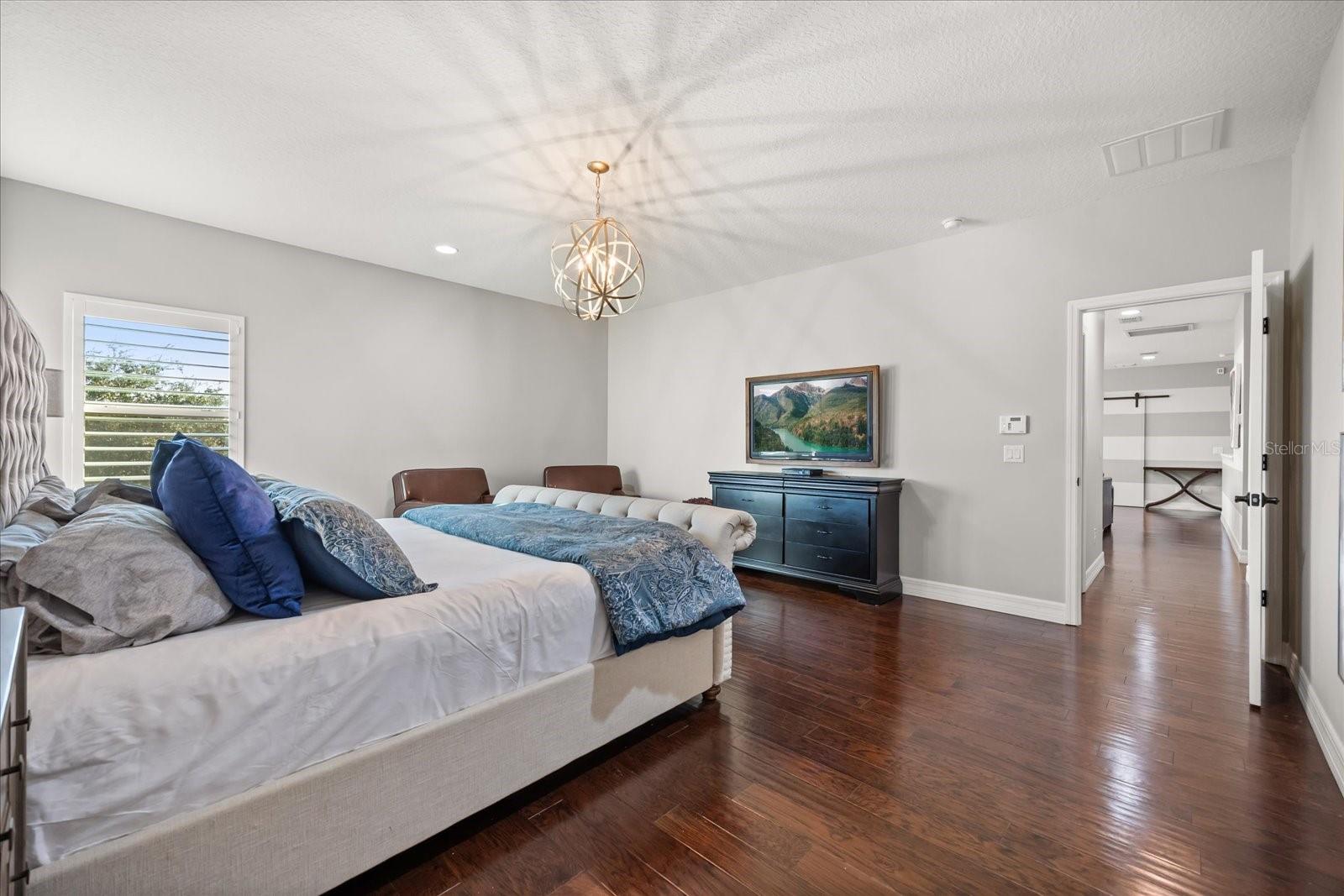 Image 24 of 66 For 3711 Vinsetta Court