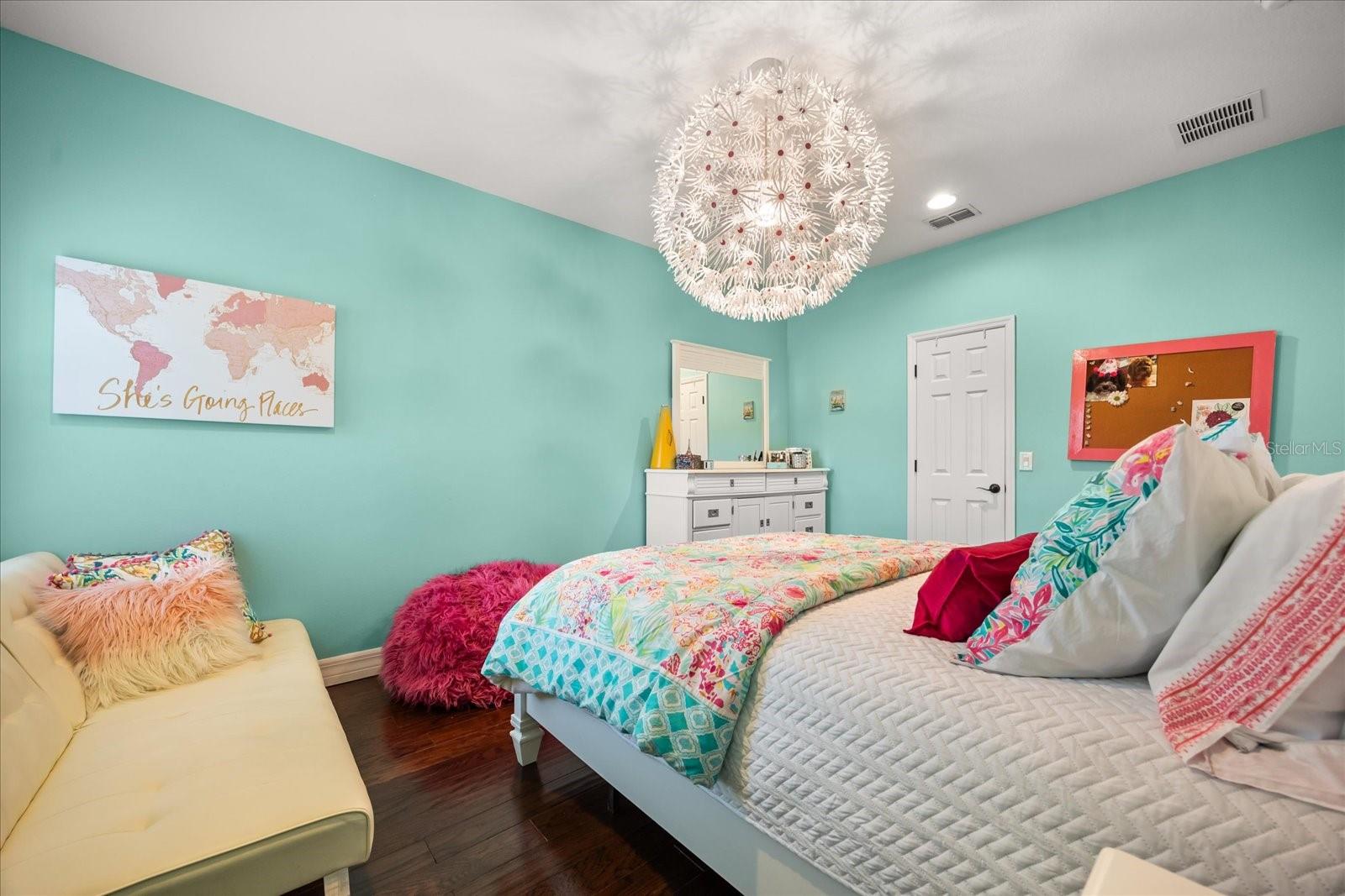 Image 40 of 66 For 3711 Vinsetta Court