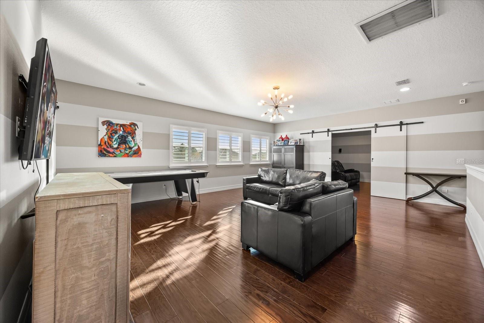 Image 49 of 66 For 3711 Vinsetta Court