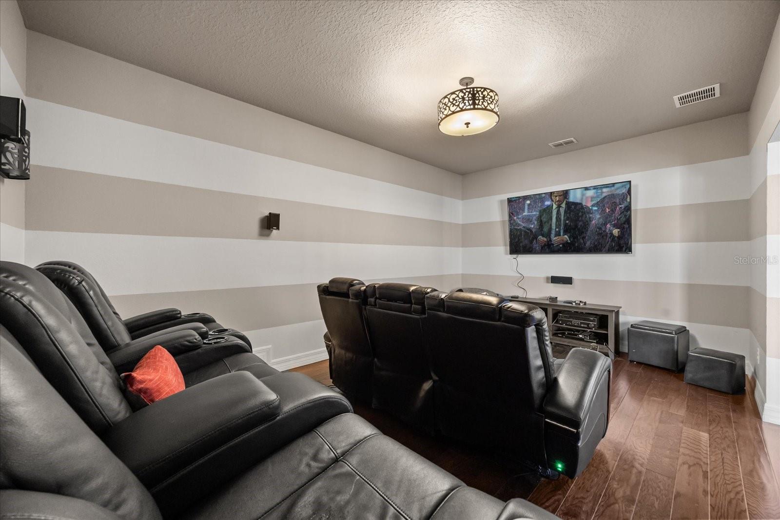 Image 52 of 66 For 3711 Vinsetta Court