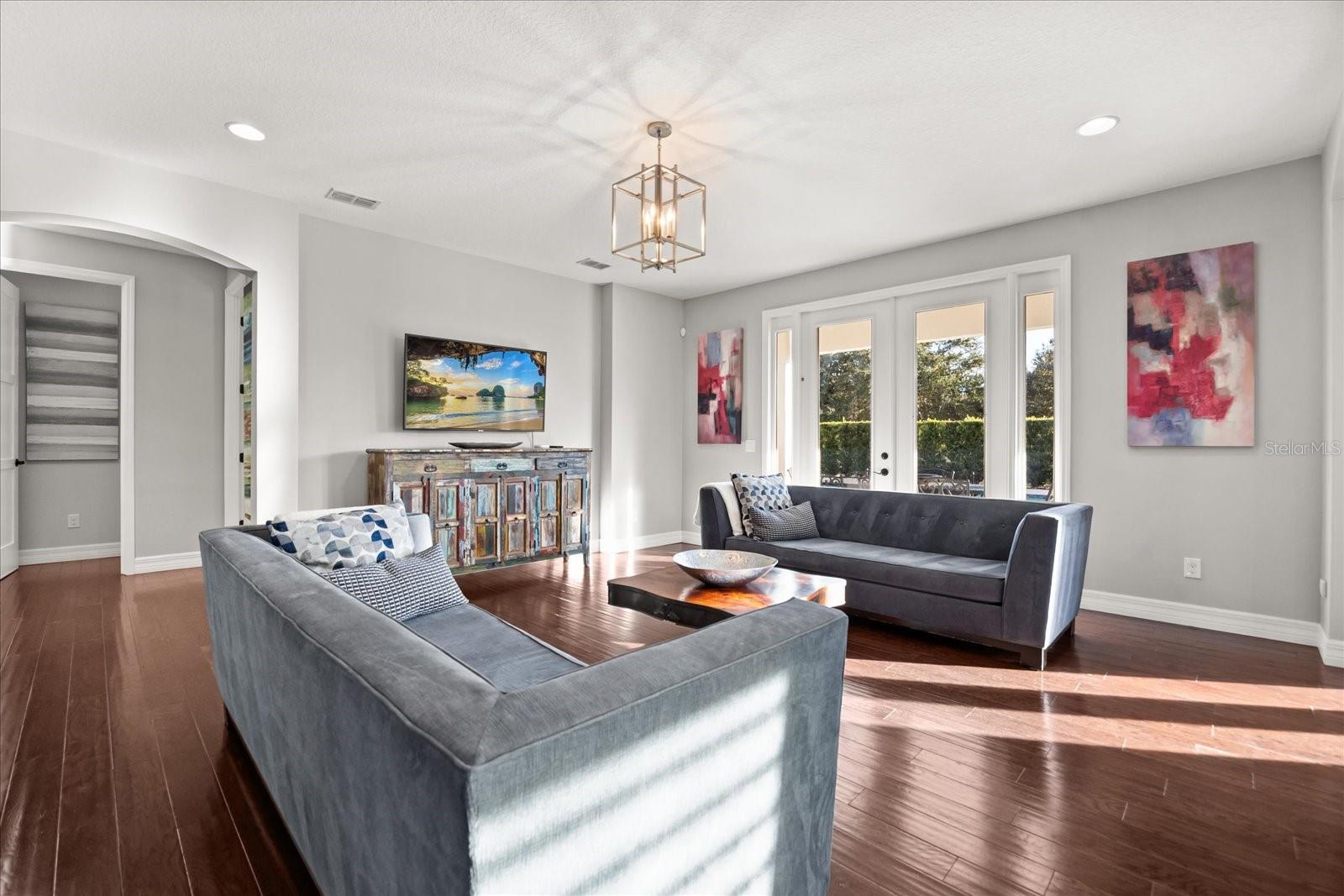 Image 9 of 66 For 3711 Vinsetta Court