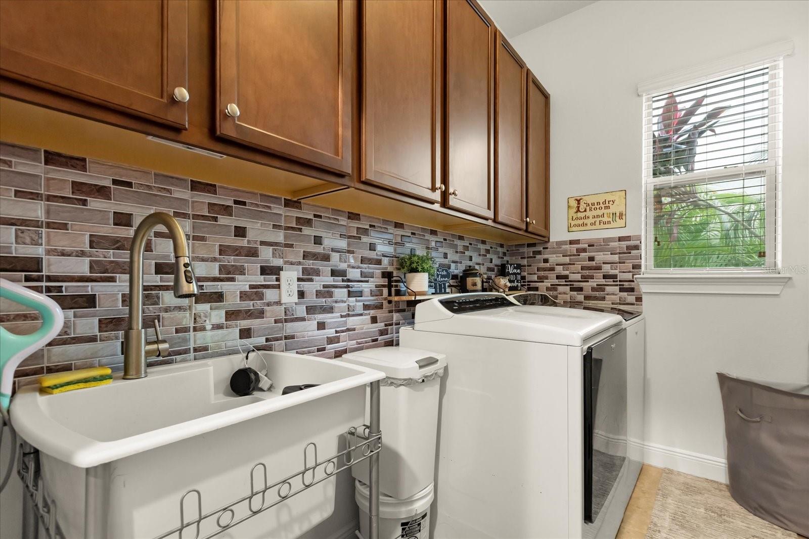 Image 29 of 74 For 11658 Hampstead Street