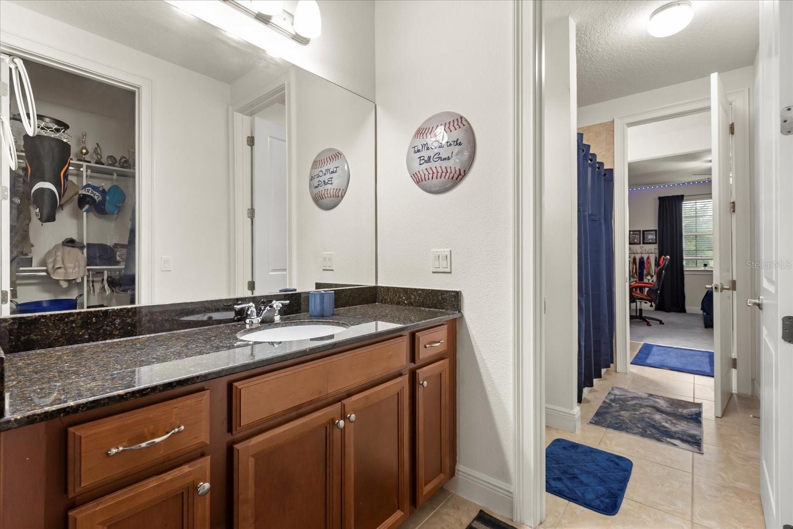 Image 38 of 74 For 11658 Hampstead Street