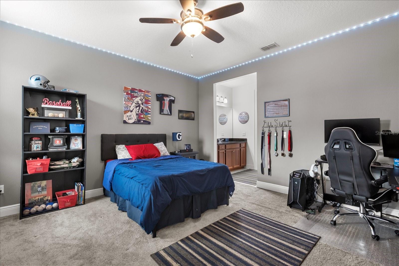 Image 39 of 74 For 11658 Hampstead Street